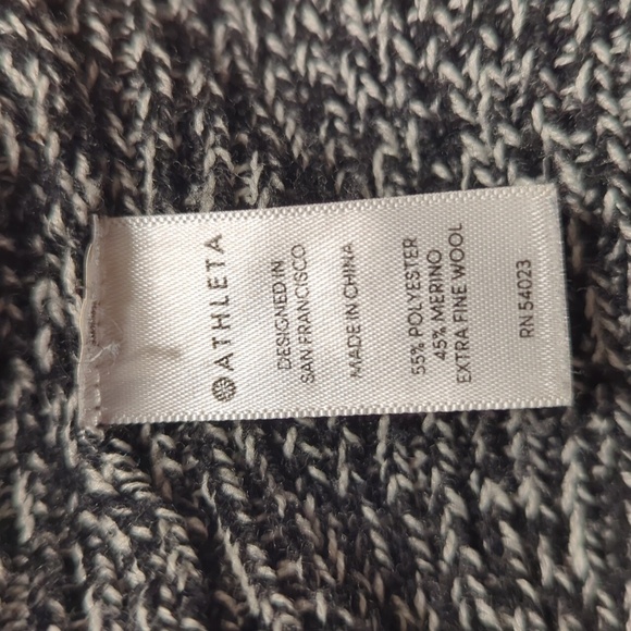 ATHLETA Switchback Pullover Sweater Black Marl Heathered Women's Small Wool - Picture 7 of 7